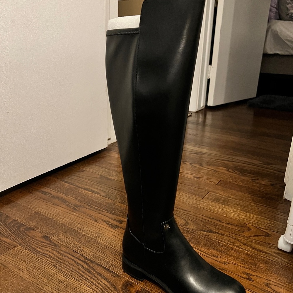 NWOT - Michael Kors Britt Smooth Boot - Picture 6 of 17
